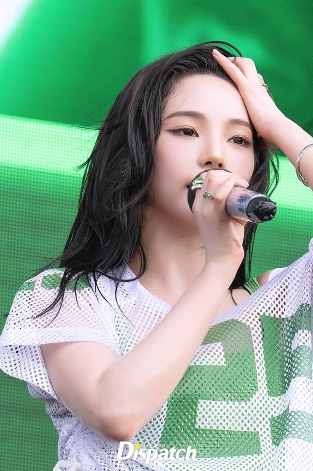 오늘자 워터밤 에스파 카리나 기사사진 jpg | 인스티즈