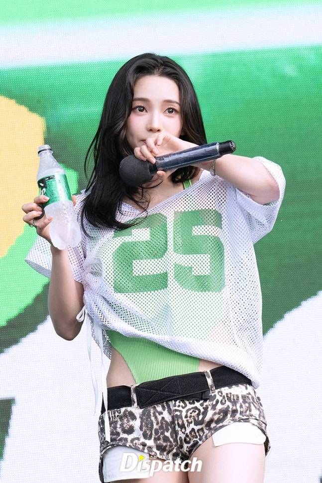 오늘자 워터밤 에스파 카리나 기사사진 jpg | 인스티즈