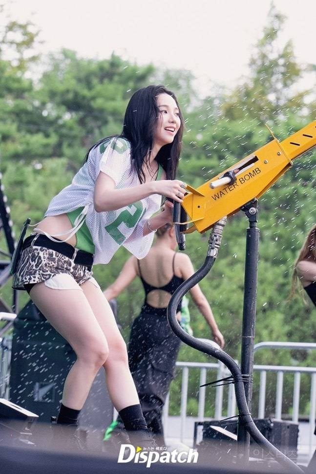 오늘자 워터밤 에스파 카리나 기사사진 jpg | 인스티즈