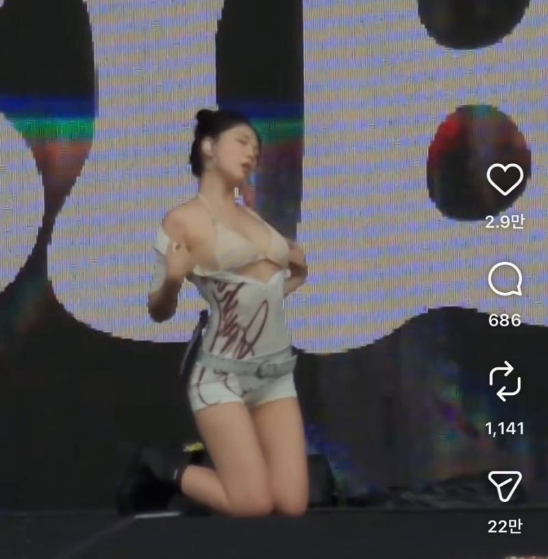 현재 𝙅𝙊𝙉𝙉𝘼 난리 난 비비 워터밤 수위..JPG | 인스티즈