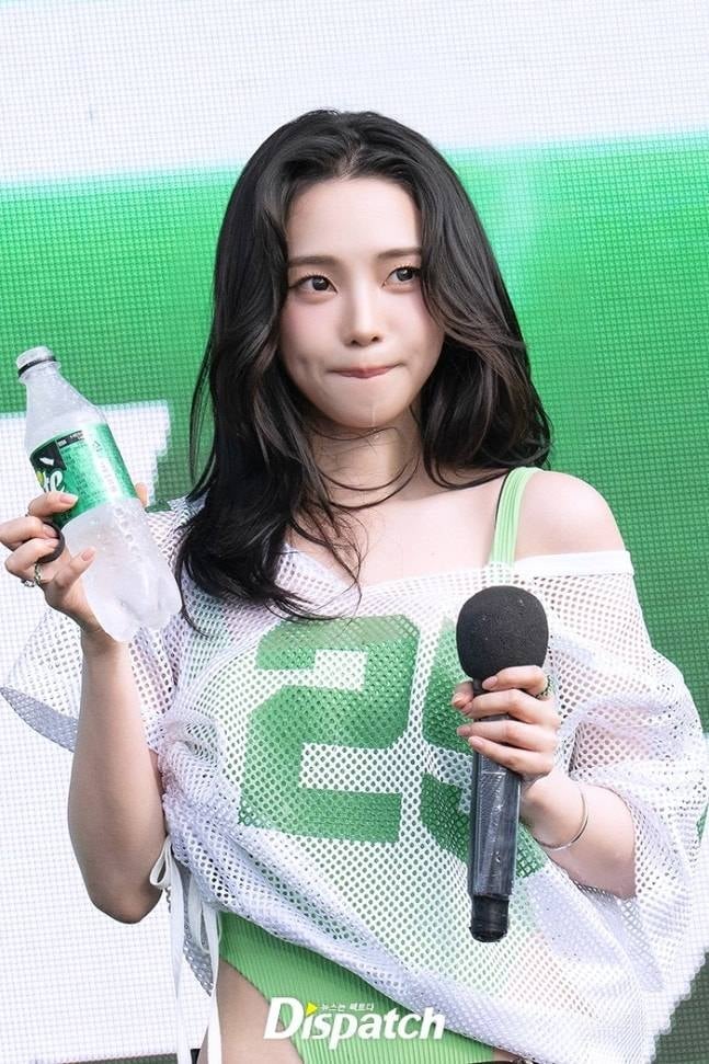 오늘자 워터밤 에스파 카리나 기사사진 jpg | 인스티즈