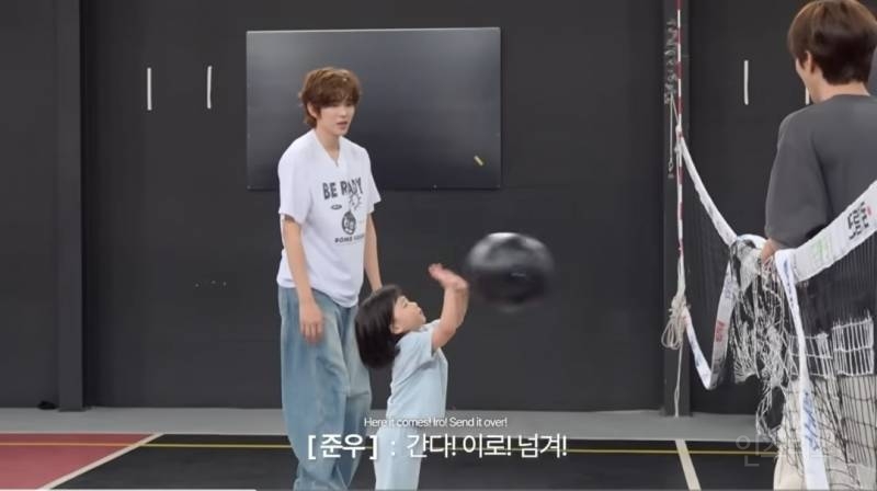 아이돌 삼촌들한테 배구배우는 3살 배구천재.jpg | 인스티즈