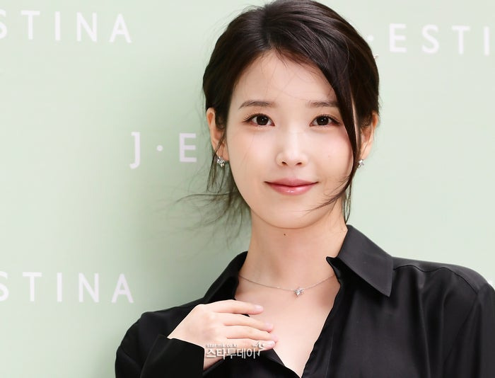 [잡담] 아이유 10년전에도 탑이였는데 18년차인 지금도 갤럽 1위 쭉 유지하면서 탑 자리에 있는게 나무 좋아 | 인스티즈