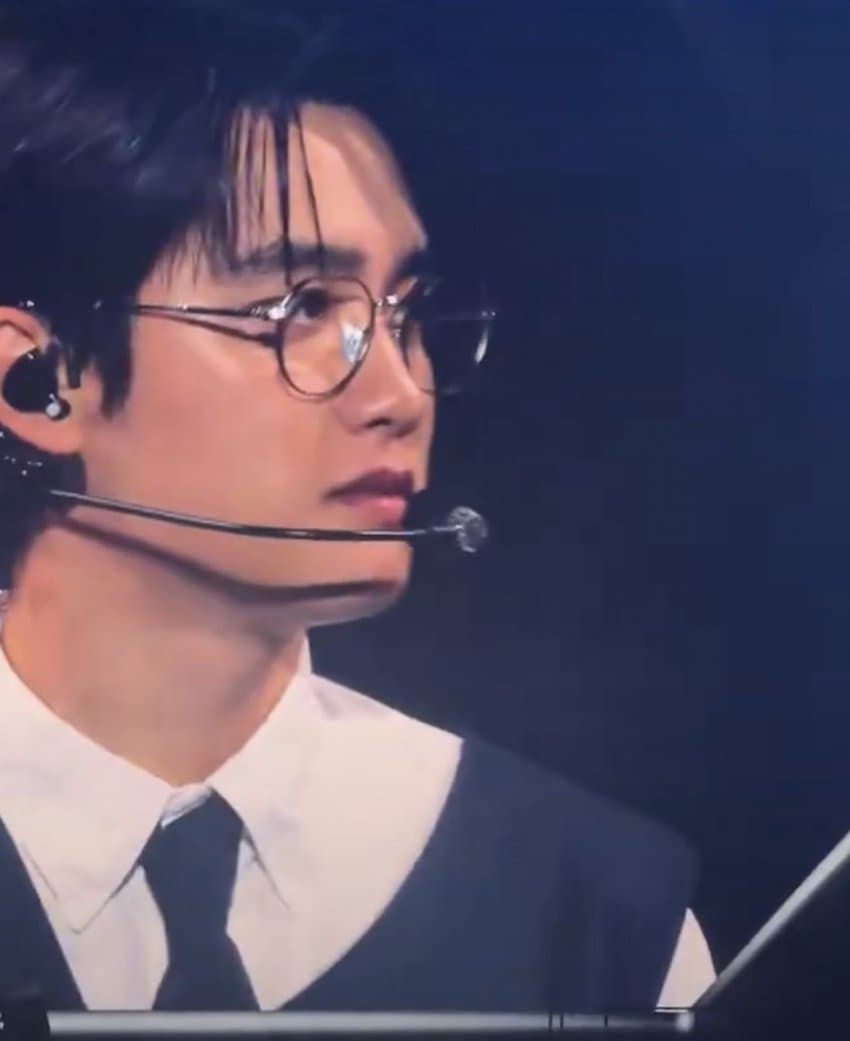 [잡담] 도경수 안경 실트였네 | 인스티즈