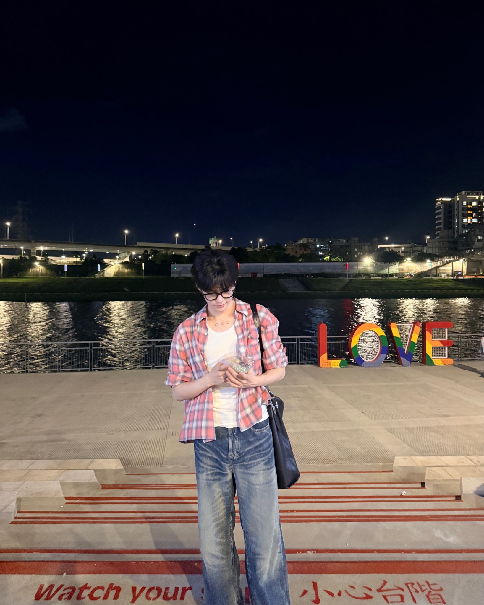 [잡담] 성한빈 대만사진봐봐 | 인스티즈
