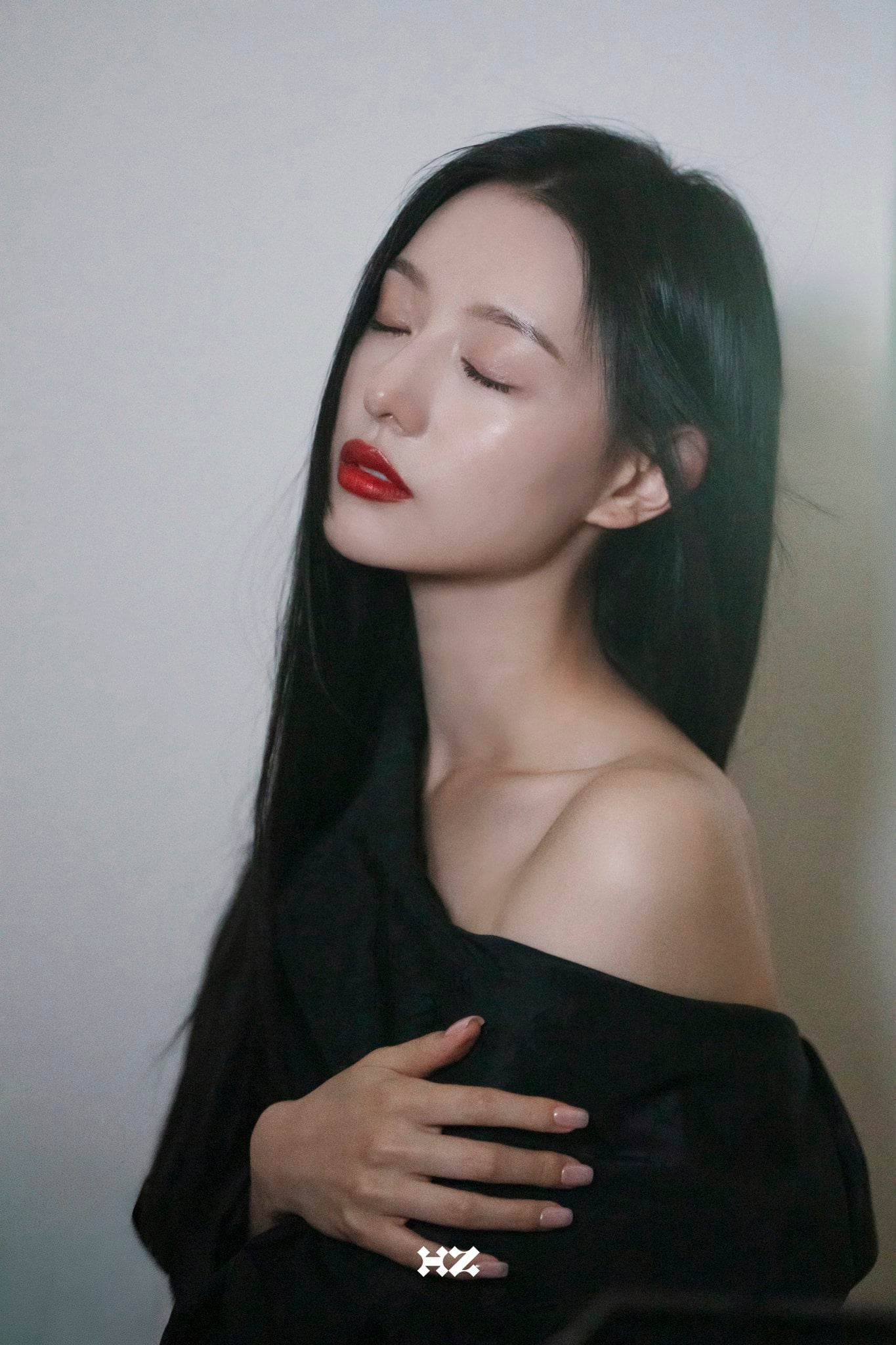 [잡담] 김지원) 김지원 쇄골볼때마다 쇄골미인이야 | 인스티즈