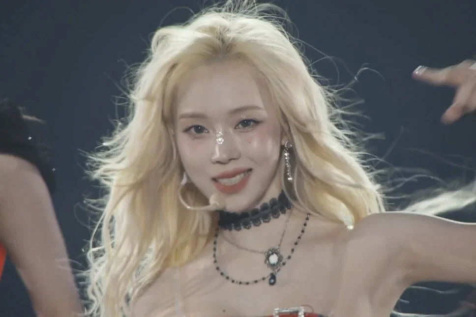 다시봐도 레전드였던 24년 일본 슴콘 드라마 무대 바람 맞는 에스파 윈터.jpgif | 인스티즈