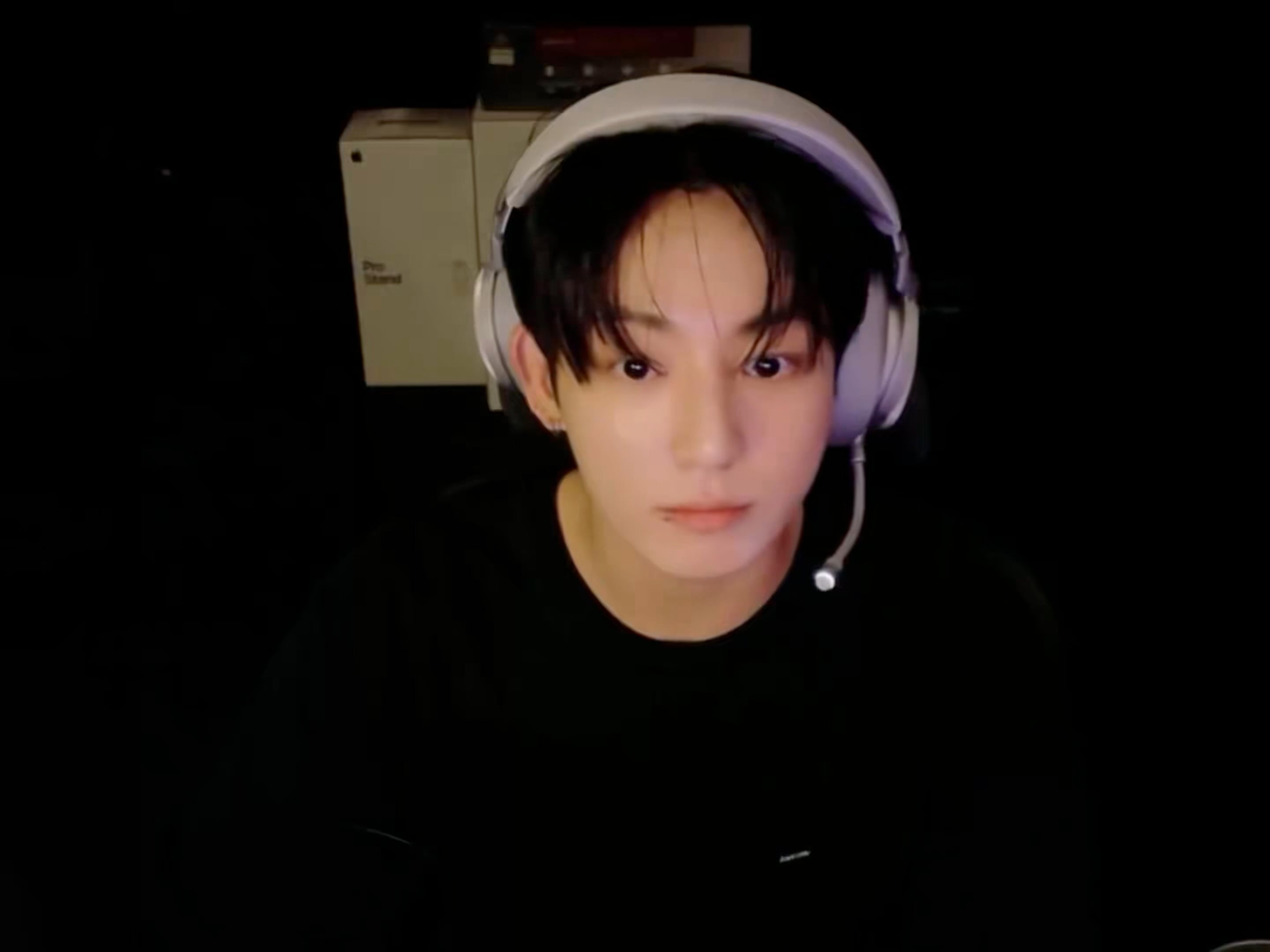[잡담] 정국 라방보다가 걍 영상캡쳐한건데 | 인스티즈