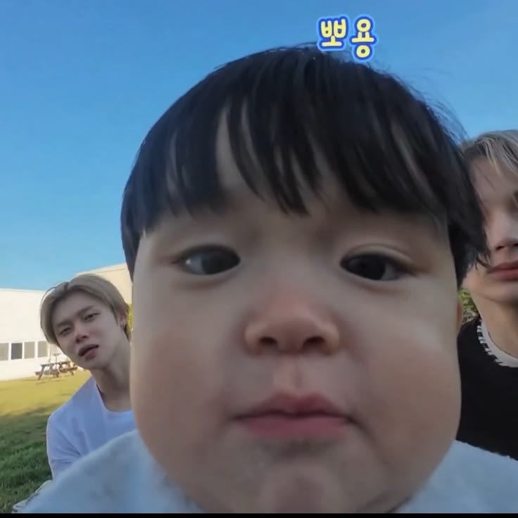 [잡담] 유준이 이런 구도로 봐도 귀엽땅 | 인스티즈