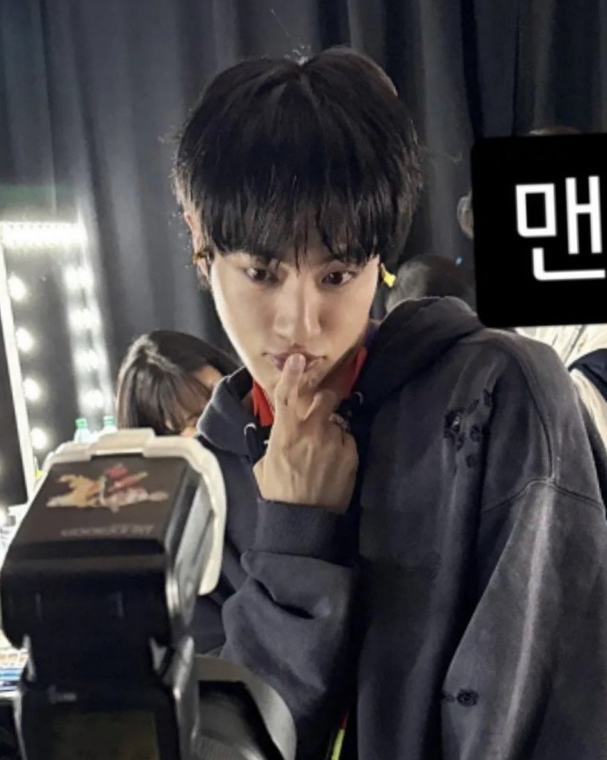 [잡담] 방탄 진 카메라 의식할때랑 방심했을때 차이 봐 | 인스티즈