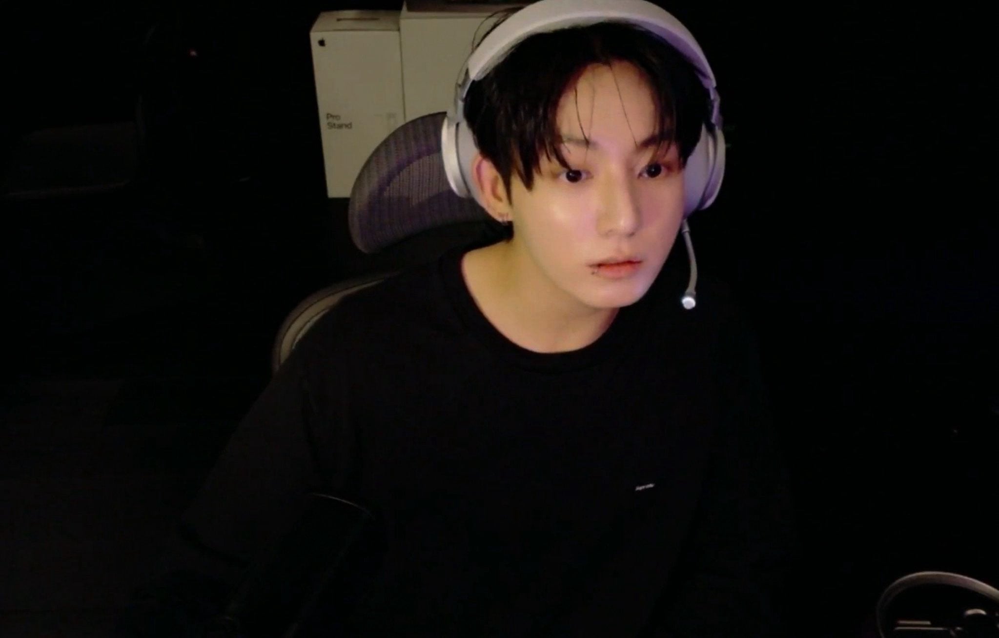 [잡담] 와 정국은 얼굴폼이 영원히 안죽네 이거 오늘이래 | 인스티즈