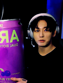 [잡담] 정국 쓰레기통 들고 왜 존잘인건데 | 인스티즈