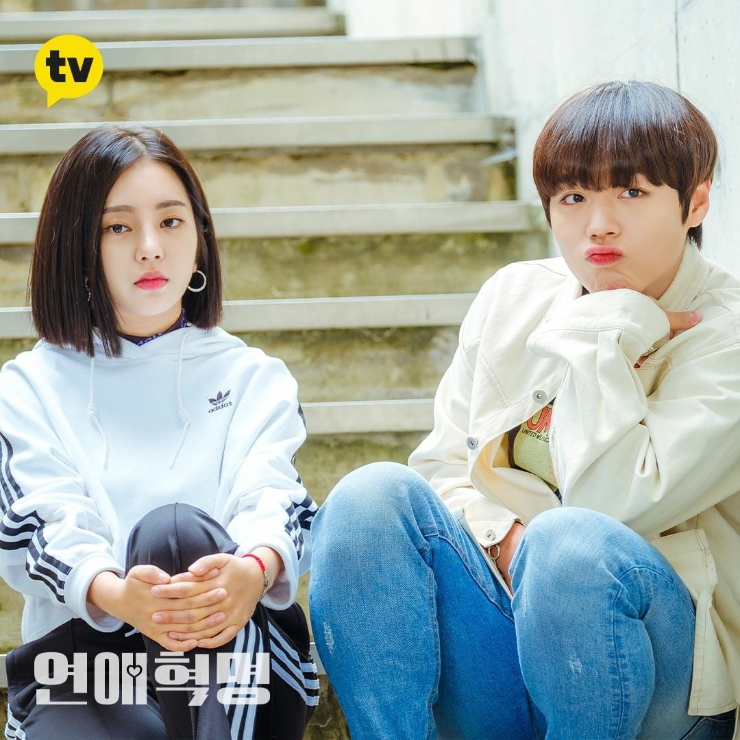 [잡담] 박지훈 데뷔 이래로 매년 공백기 없이 열심히 활동한 거 갑자기 뻐렁참 | 인스티즈