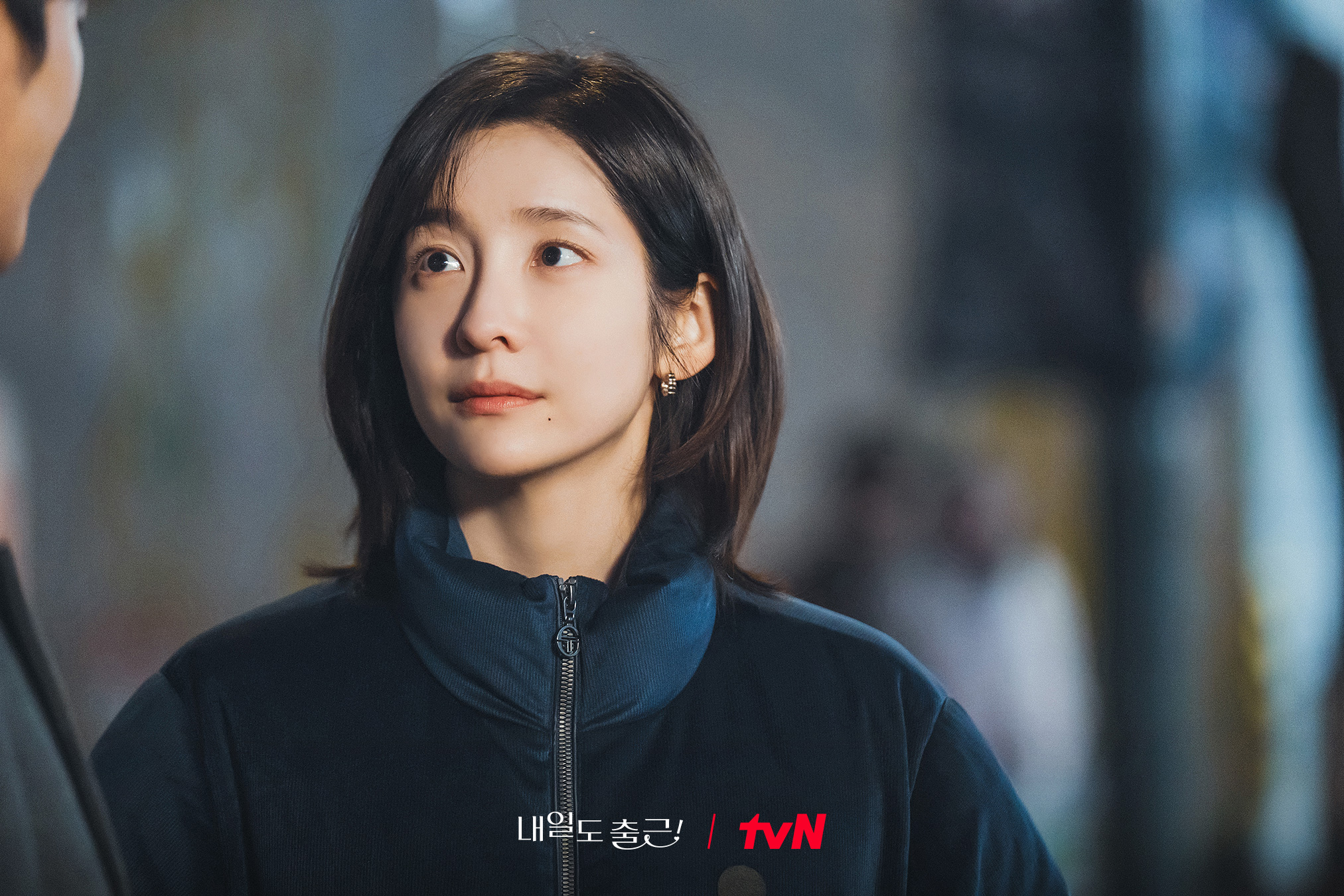 [잡담] 내일도출근) "오늘을 살아내고, 또 내일을 향해 나아가겠죠.모든 시청자의 내일을 진심으로 응원하겠습니다!"오랫동안 기억될 시우와 지윤의 이야기마지막 출근까지 함께해 주세요💼💙 | 인스티즈