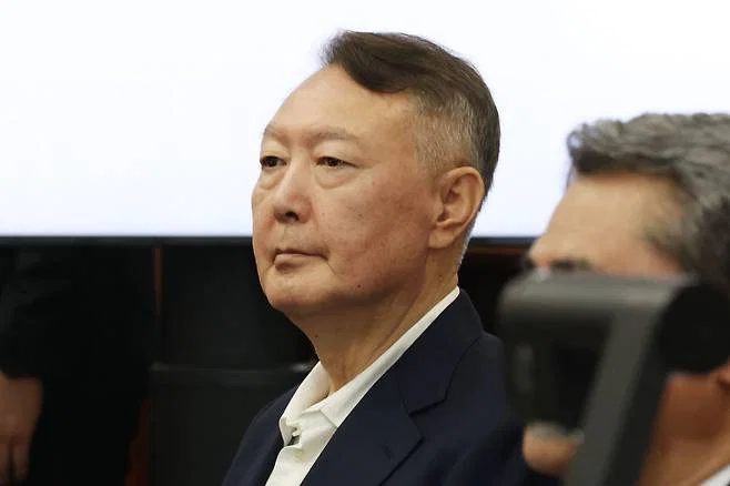 "윤석열, 구속 1년간 영치금 17억 챙겼다…총 511회 인출” | 인스티즈