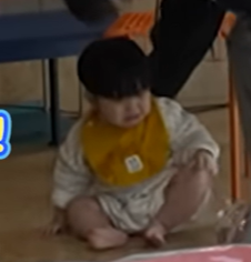 [잡담] 육아일기에서ㅋㅋㅋ 물 쏟았다고 우는 유준이 왜케 동그래ㅋㅋㅋㅋㅋㅋ | 인스티즈