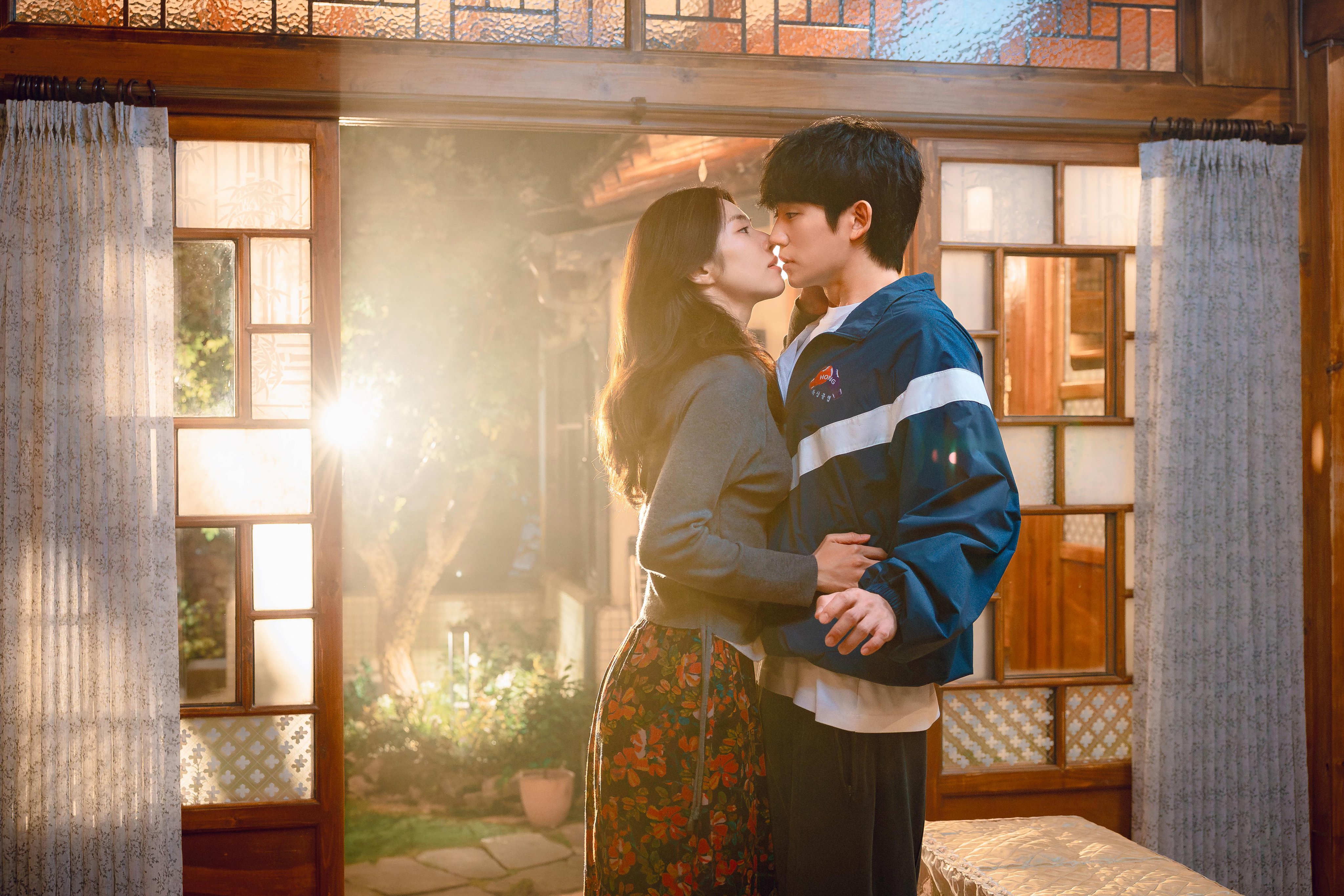 [잡담] 이엿사) 달콤하고도 위험한 '엿'같은 케미의 시작 💖설렘 찐득 로맨틱 코미디 <이런 은 사랑>, 8월 7일 공개. 오직 넷플릭스에서 | 인스티즈