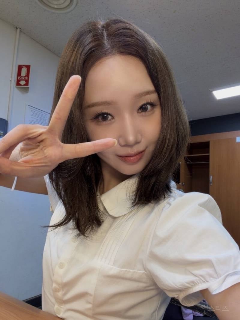 광복절날 만세 삼창했던 여자 아이돌.jpg | 인스티즈