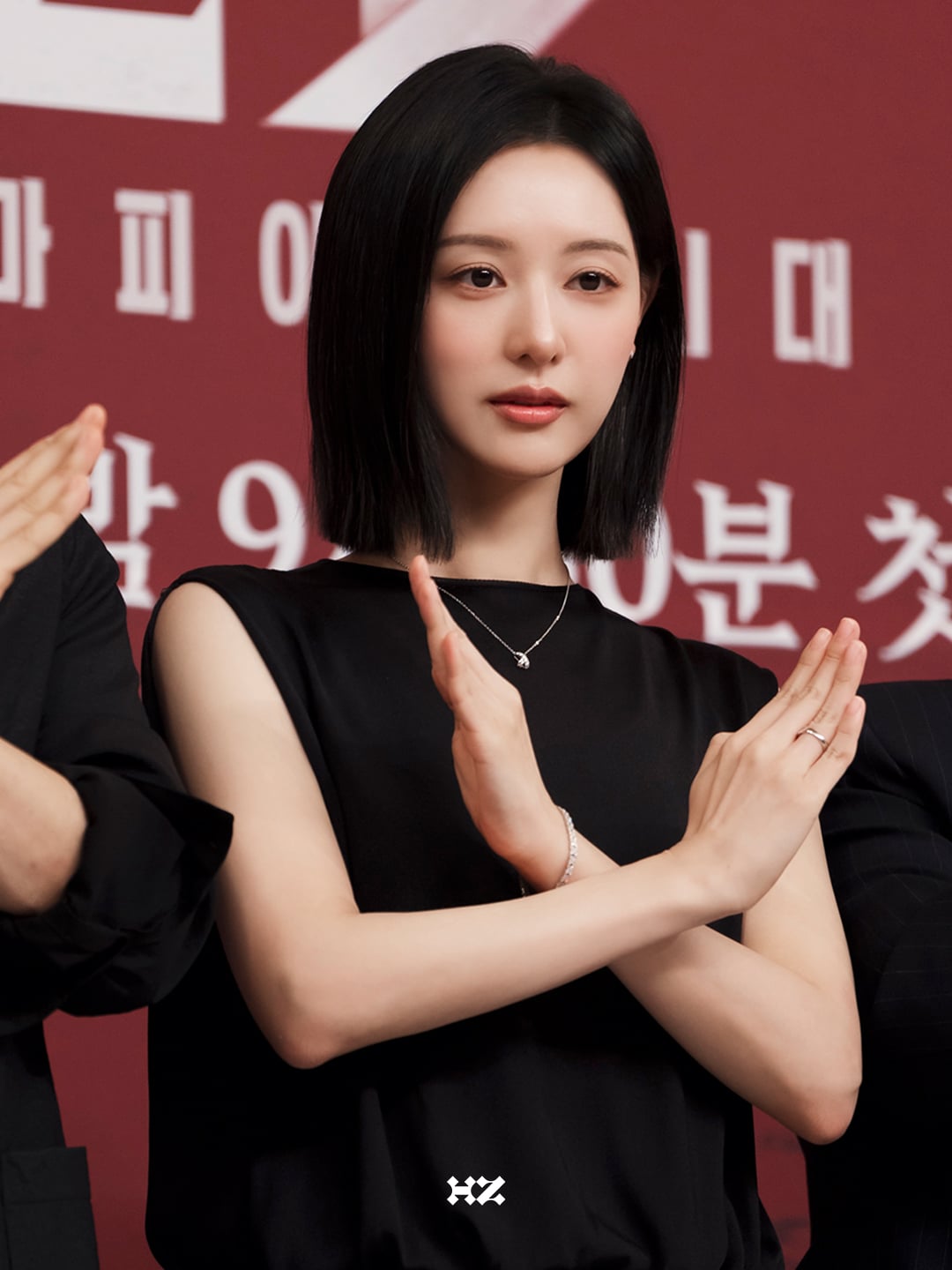 [잡담] 김지원) 오늘 뜬 김지원 소속사 인스타 올린 닥터X 제작발표회 비하인드 사진들 | 인스티즈