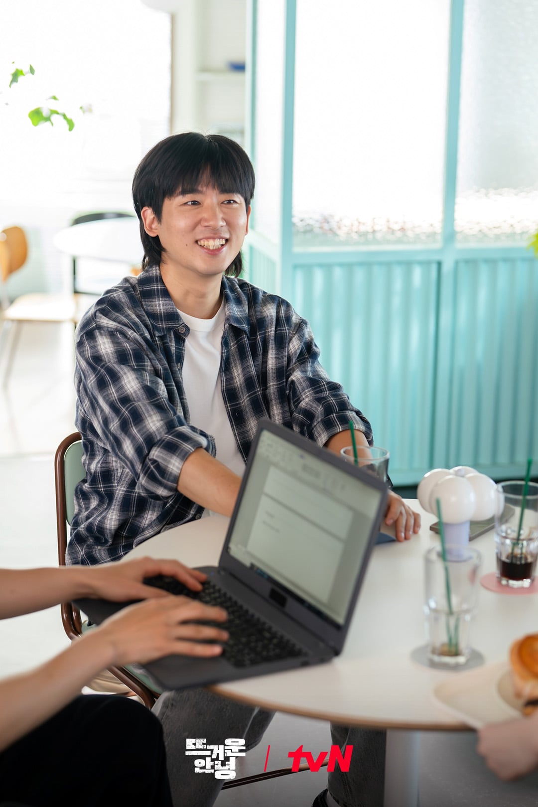 [잡담] 뜨거운안녕) 덕질 본능, 잠금 해제🔓꿈을 향해 달리는 무명 개그 트리오 아수라와수상한 열혈 팬, 은영의 예측불가 만남! | 인스티즈