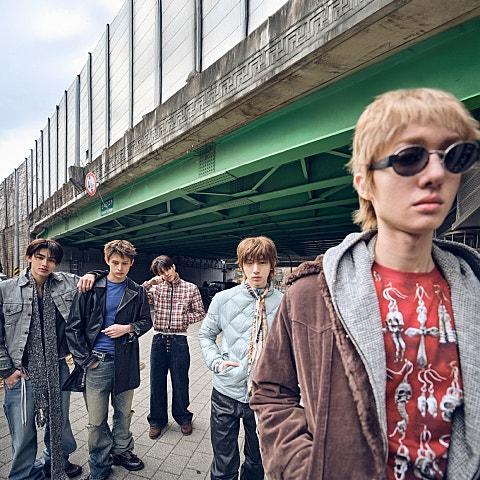 REDRED 앨범 커버 — CORTIS (코르티스)