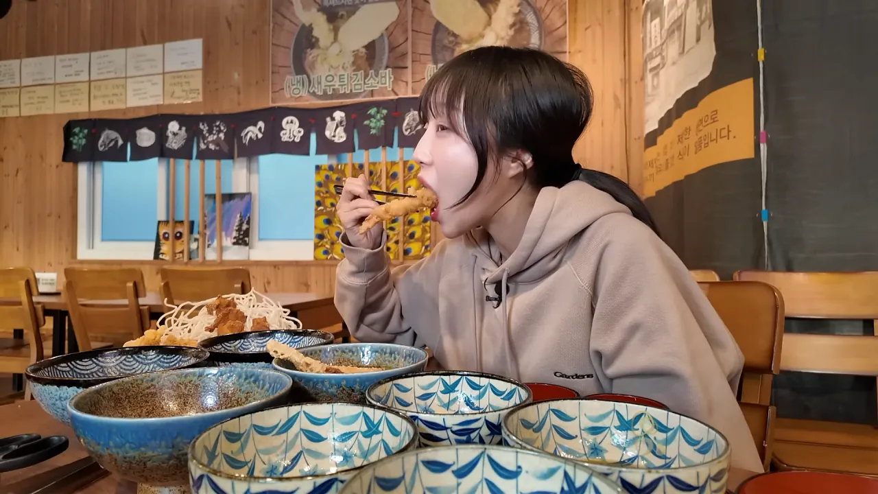 우동집에서 전메뉴 해치운 쯔양 | 인스티즈