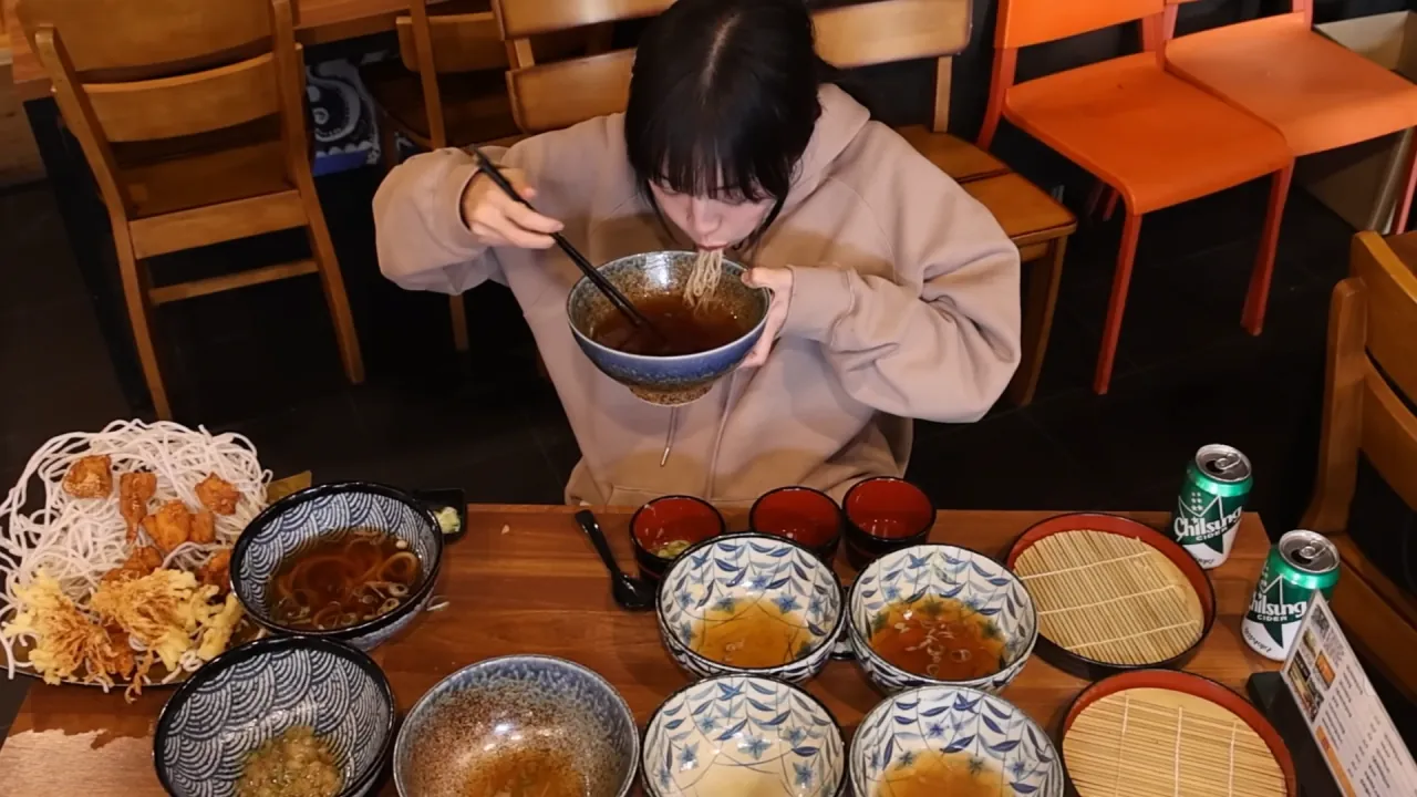 우동집에서 전메뉴 해치운 쯔양 | 인스티즈