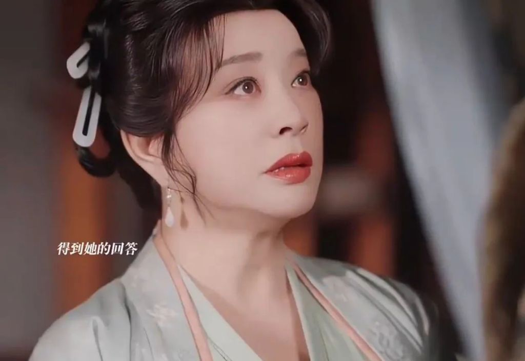 75세 여배우가 18세 소녀역 맡아 '30살 연하'와 키스신…中 '발칵' | 인스티즈