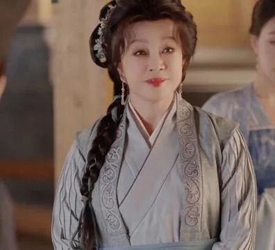 75세 여배우가 18세 소녀역 맡아 '30살 연하'와 키스신…中 '발칵' | 인스티즈