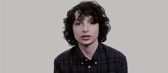 02년생인데 묘하게 80년대 분위기가 나는 배우 핀 울프하드 (Finn Wolfhard) | 인스티즈