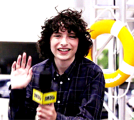 02년생인데 묘하게 80년대 분위기가 나는 배우 핀 울프하드 (Finn Wolfhard) | 인스티즈
