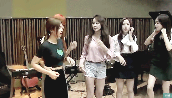 카톡 잘 씹을거같이 생겼는데 성격은 의외인 블랙핑크 제니.gif | 인스티즈