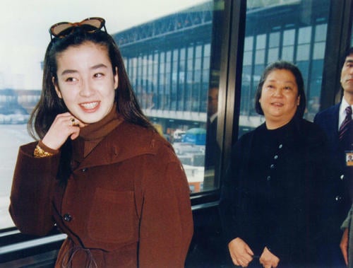 약혼 두 달만에 파혼하고 불륜설까지 나돌아서 거식증 걸리고 활동중단 했던 일본 인기 여배우 | 인스티즈