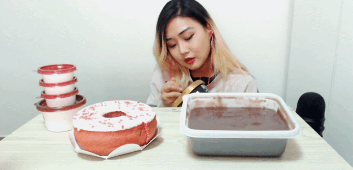 흔한 유튜버의 팥죽 먹는법 | 인스티즈