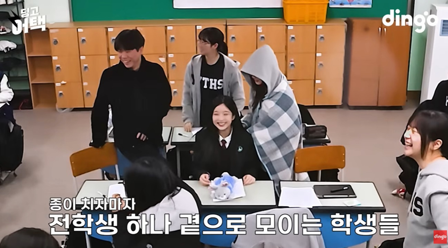 고등학교에 존예 학생 전학오면 찐 반응.jpg | 인스티즈