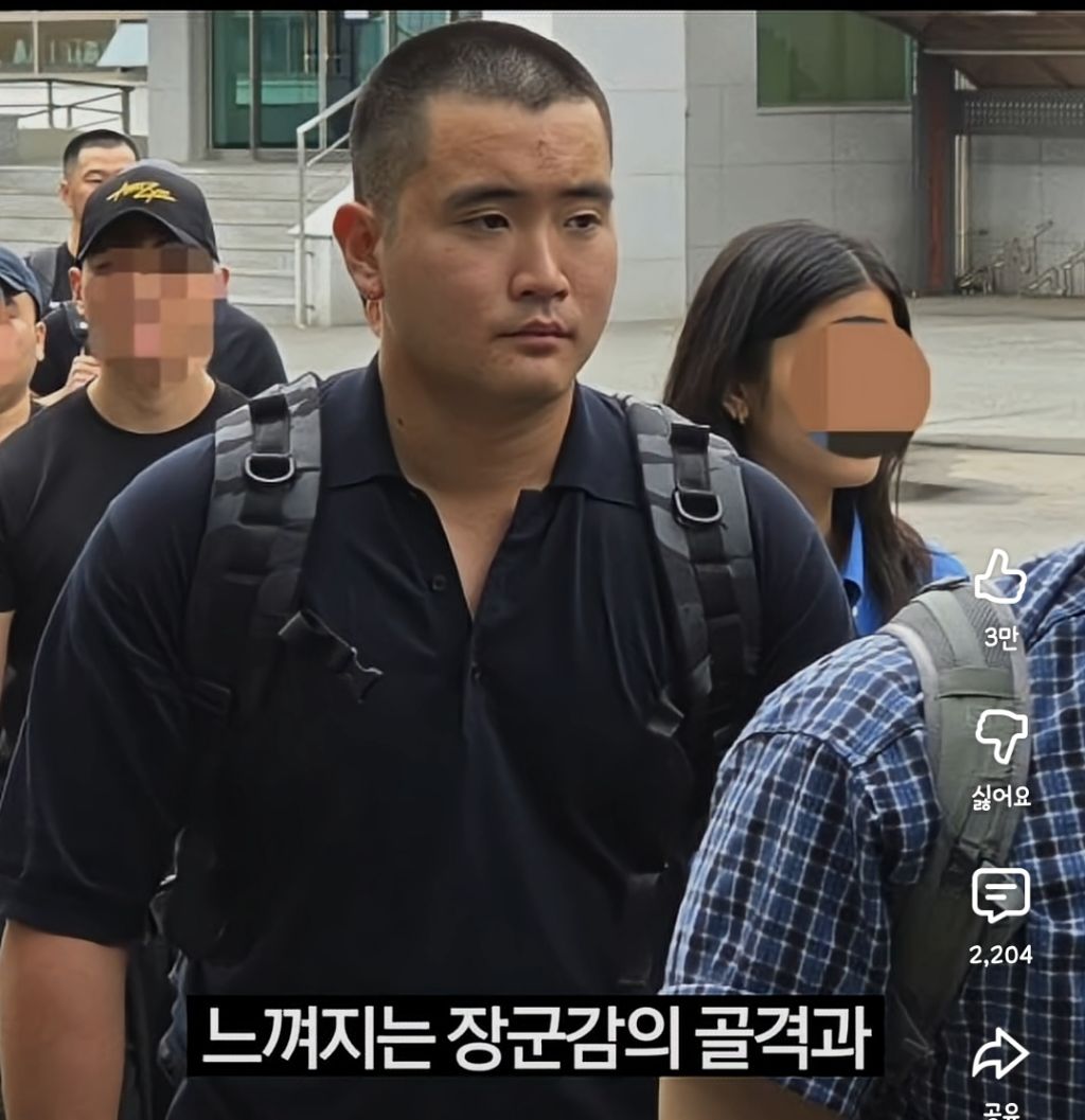 이재용 아들 뭔가 이재용도 그닥 안닮았고 임세령도 그닥 안닮은거 같아서 희한하다 했는데 이건희 젊을때랑 걍 똑같음ㅋㅋ | 인스티즈