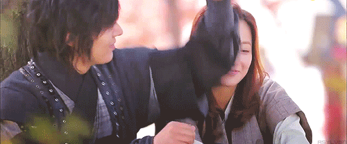 드디어 넷플에 올라온 레전드 타임슬립물 드라마 신의 | 인스티즈