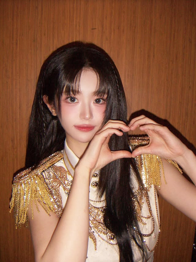 여돌들 중에서도 이쁜축에 속한다고 보는 QWER쵸단 | 인스티즈