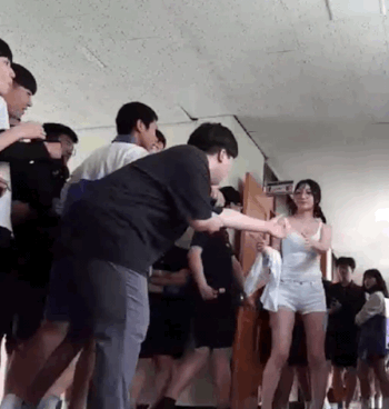 중학교 남학생들 앞에서 옷벗은 아프리카 여성BJ | 인스티즈