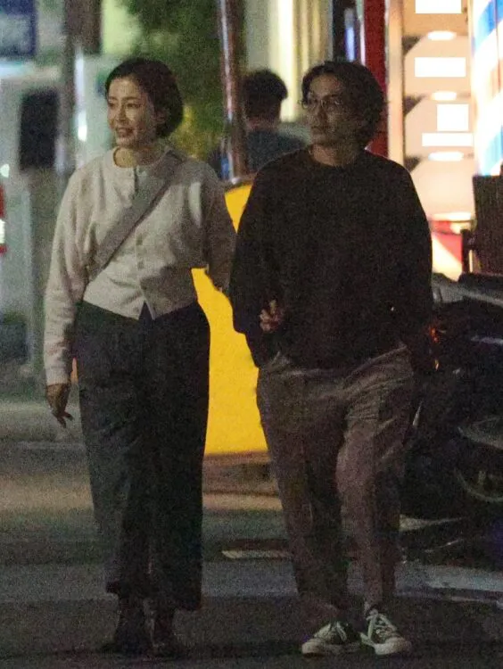 약혼 두 달만에 파혼하고 불륜설까지 나돌아서 거식증 걸리고 활동중단 했던 일본 인기 여배우 | 인스티즈