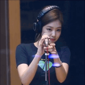 카톡 잘 씹을거같이 생겼는데 성격은 의외인 블랙핑크 제니.gif | 인스티즈