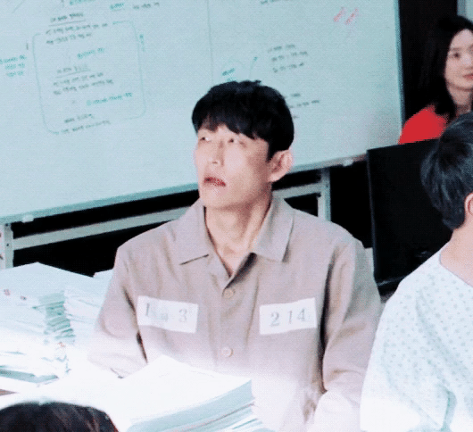 열혈사제 마지막회 때 내린 머리에 죄수복 입고 회춘한 황철범.jpgif (feat.껍데기는 아무 죄가 없어..) | 인스티즈