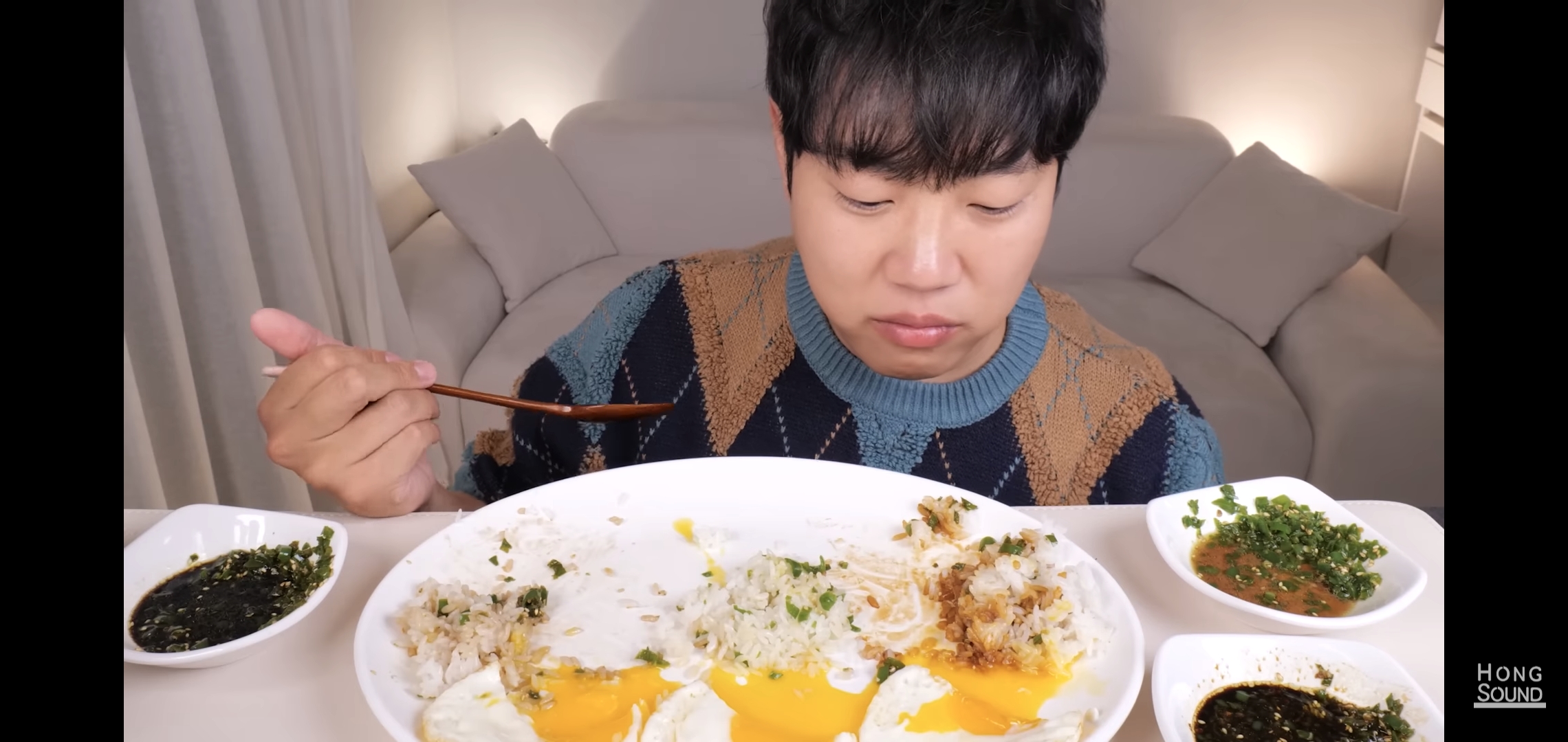 논란의 선재스님 11만원짜리 간장 먹어보고 충격받은 유튜버 반응.jpg | 인스티즈