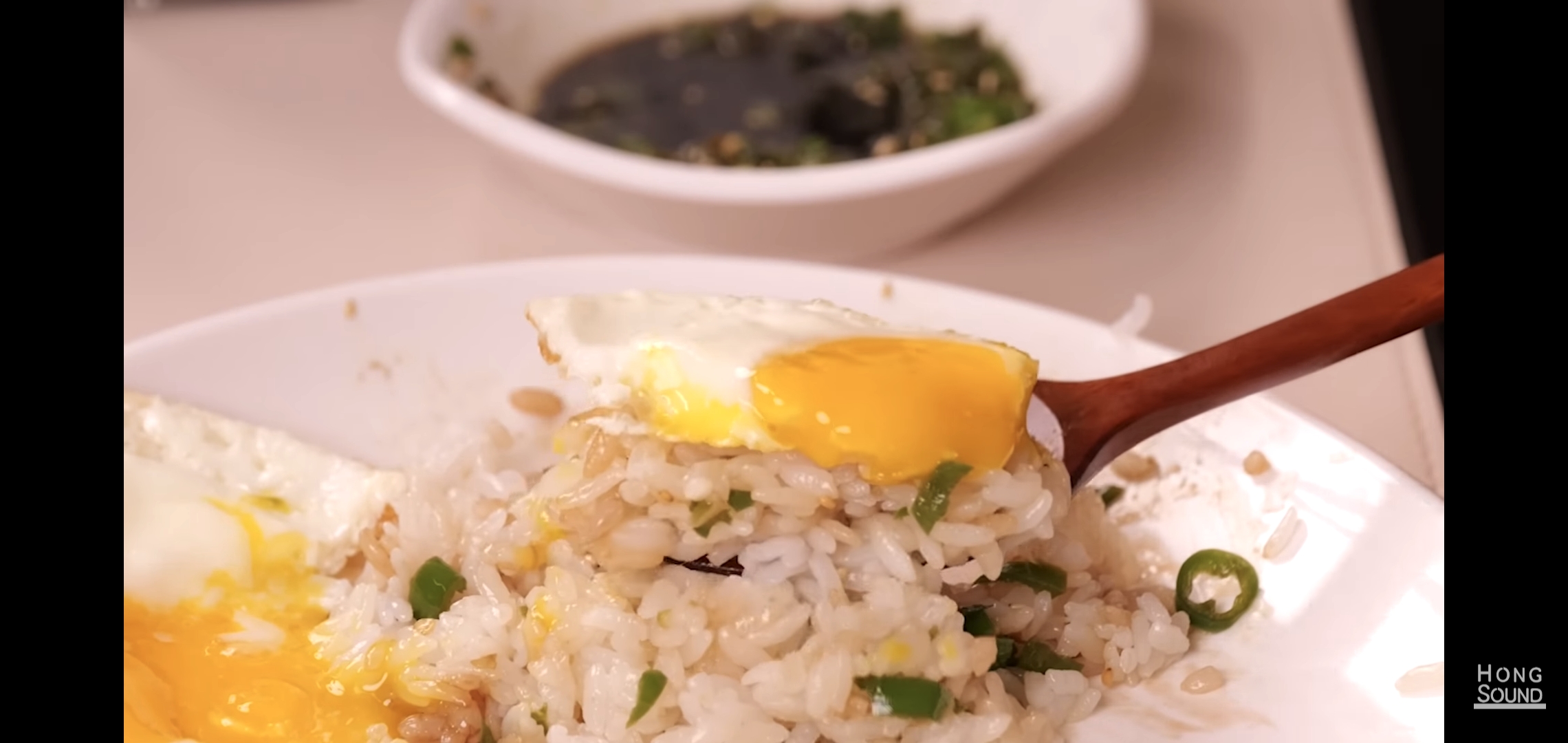 논란의 선재스님 11만원짜리 간장 먹어보고 충격받은 유튜버 반응.jpg | 인스티즈