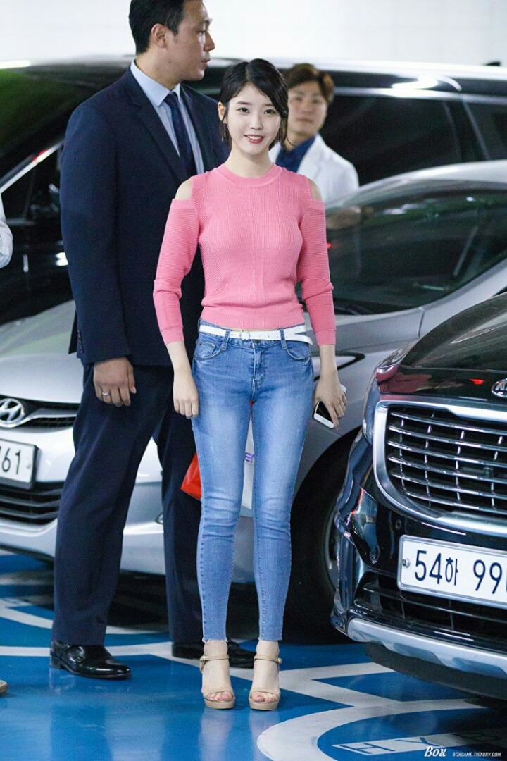 아이유 청바지 핏ㄷㄷㄷ | 인스티즈