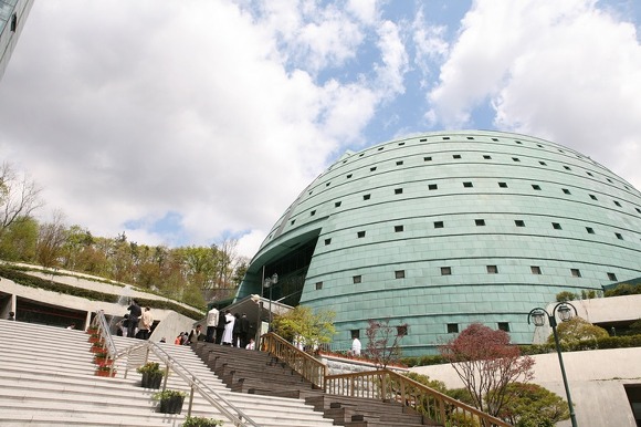 전 세계에서 가장 많은 신자를 보유한 종교 Top10 | 인스티즈