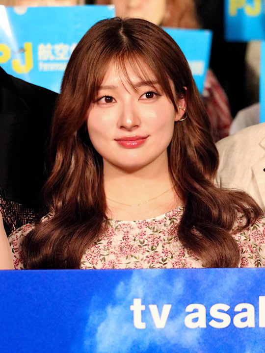 고딩때 연예계 은퇴했는데 캐스팅 당해서 다시 재데뷔한 일본 여배우 | 인스티즈