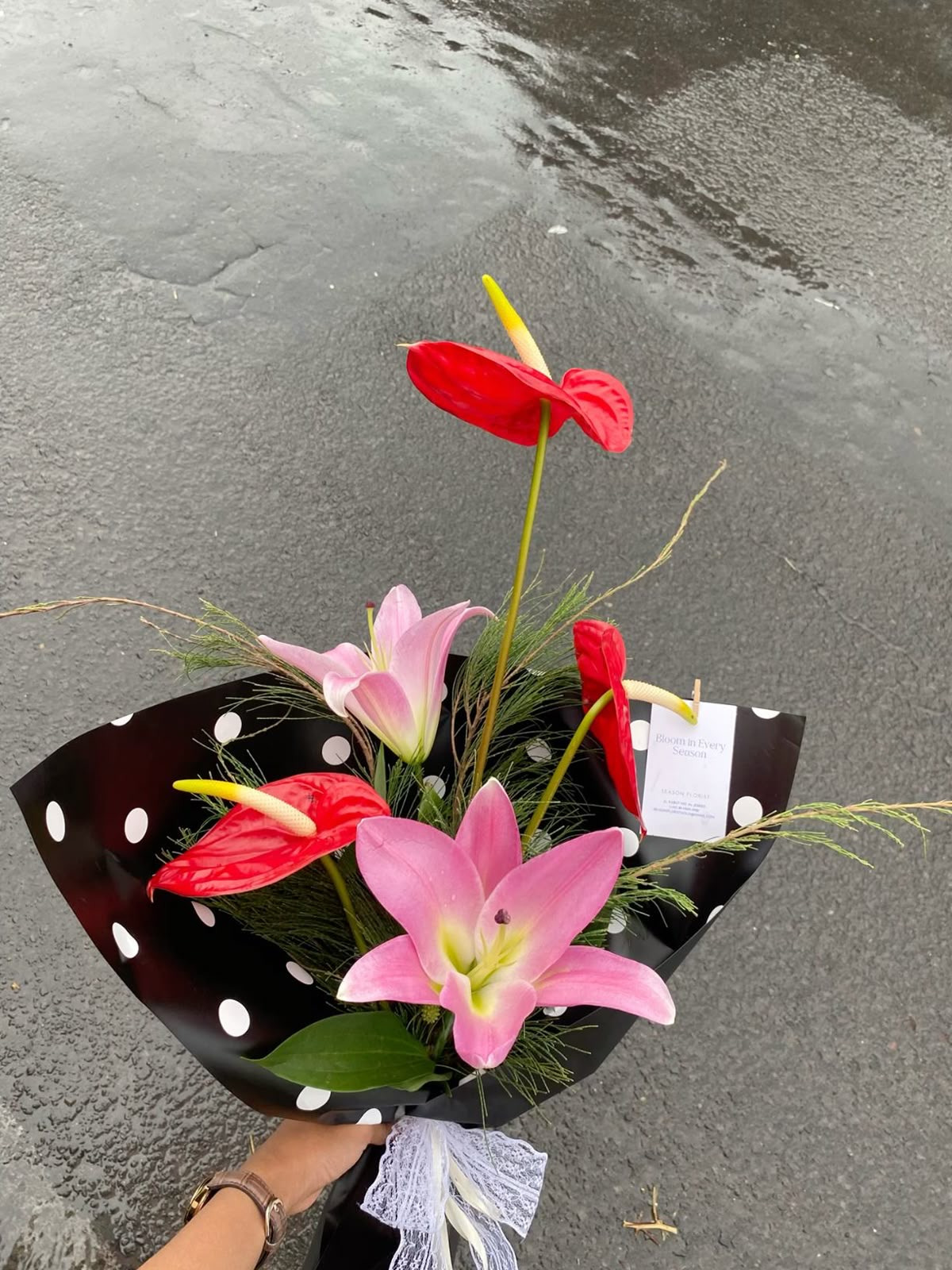 🙋: 싼티 안 나는 걸로 주세요... 주문하신 꽃다발 나왔습니다 💐🪻 | 인스티즈