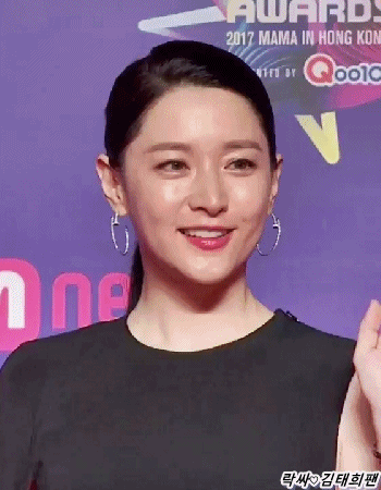 오늘자 이영애(2017 MAMA 레드카펫).gif | 인스티즈