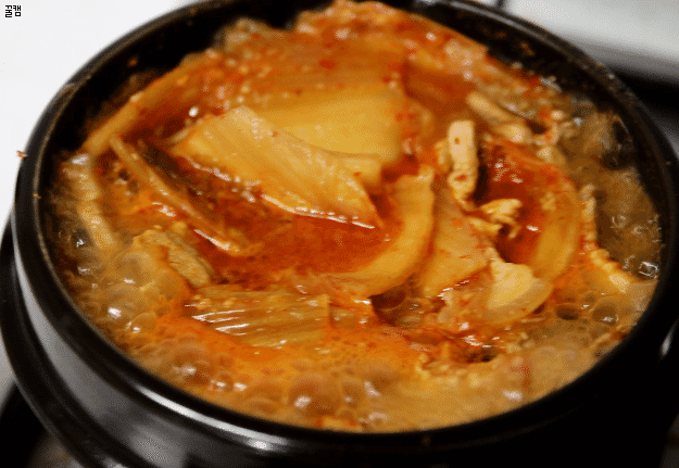아침점심저녁야식 돼지고기 김치찌개 움짤 gif | 인스티즈